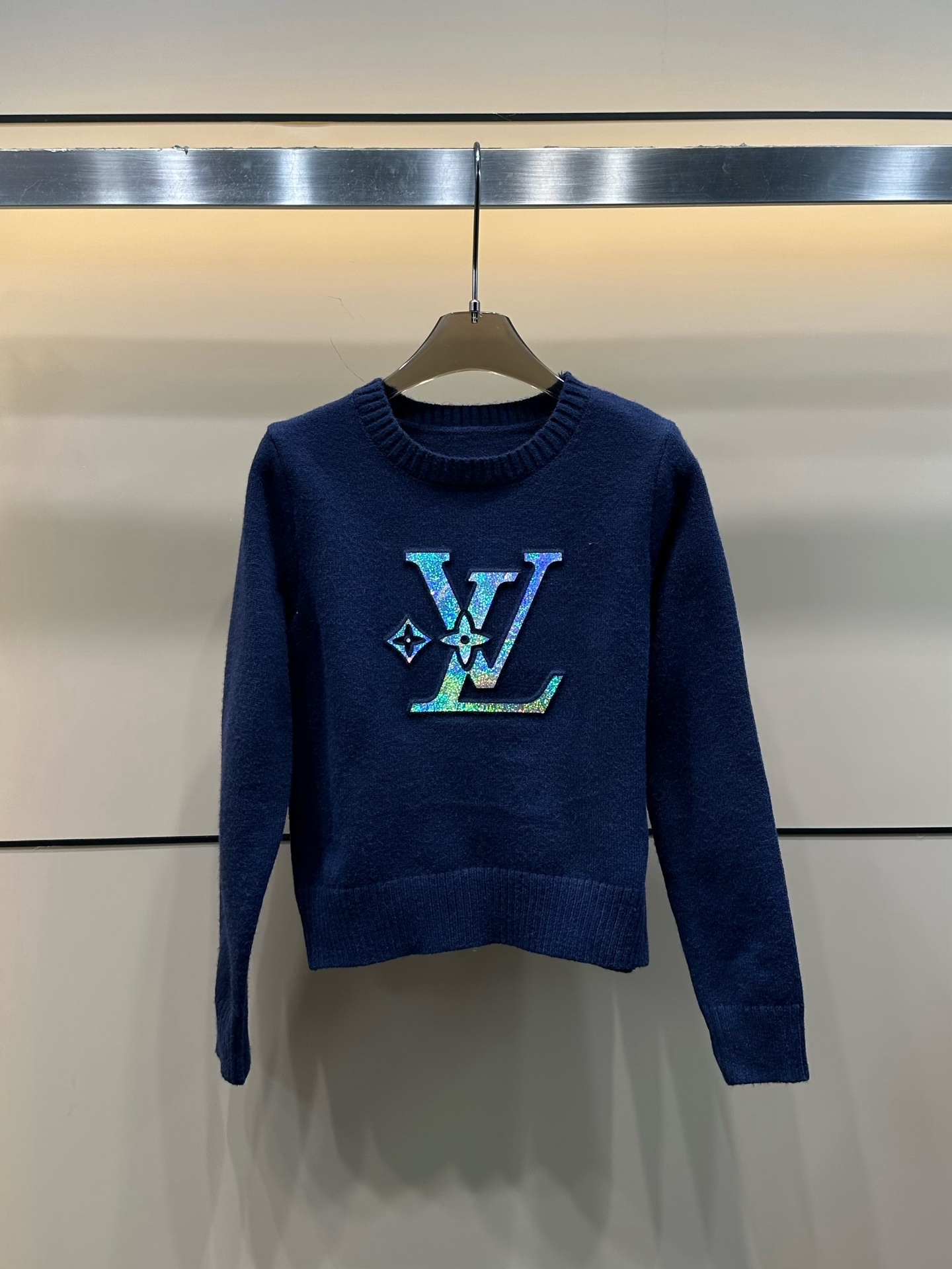 LV A貨女士亮片Logo長袖針織毛衣百搭時尚款｜歐美奢侈品精品推薦