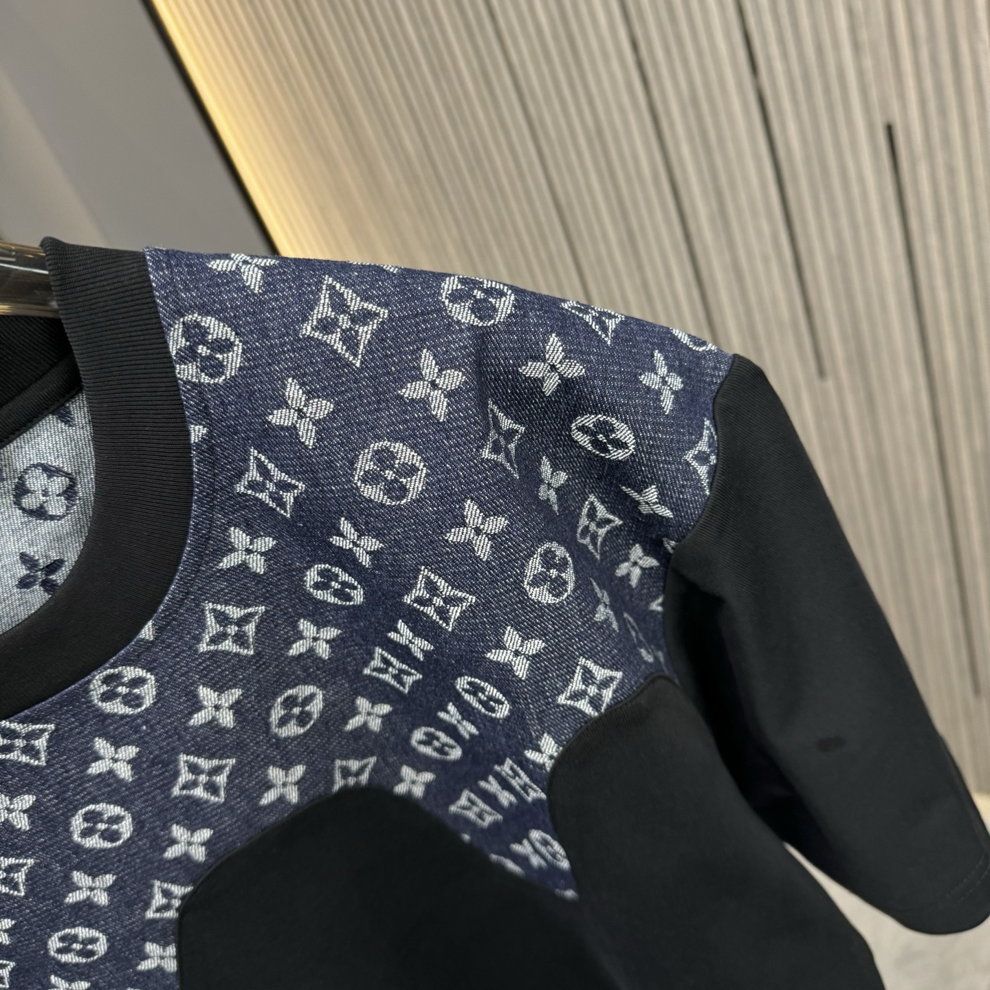 LV一比一男士短袖T恤 拼接設計上衣 潮流休閒百搭款｜歐美奢侈品精品推薦