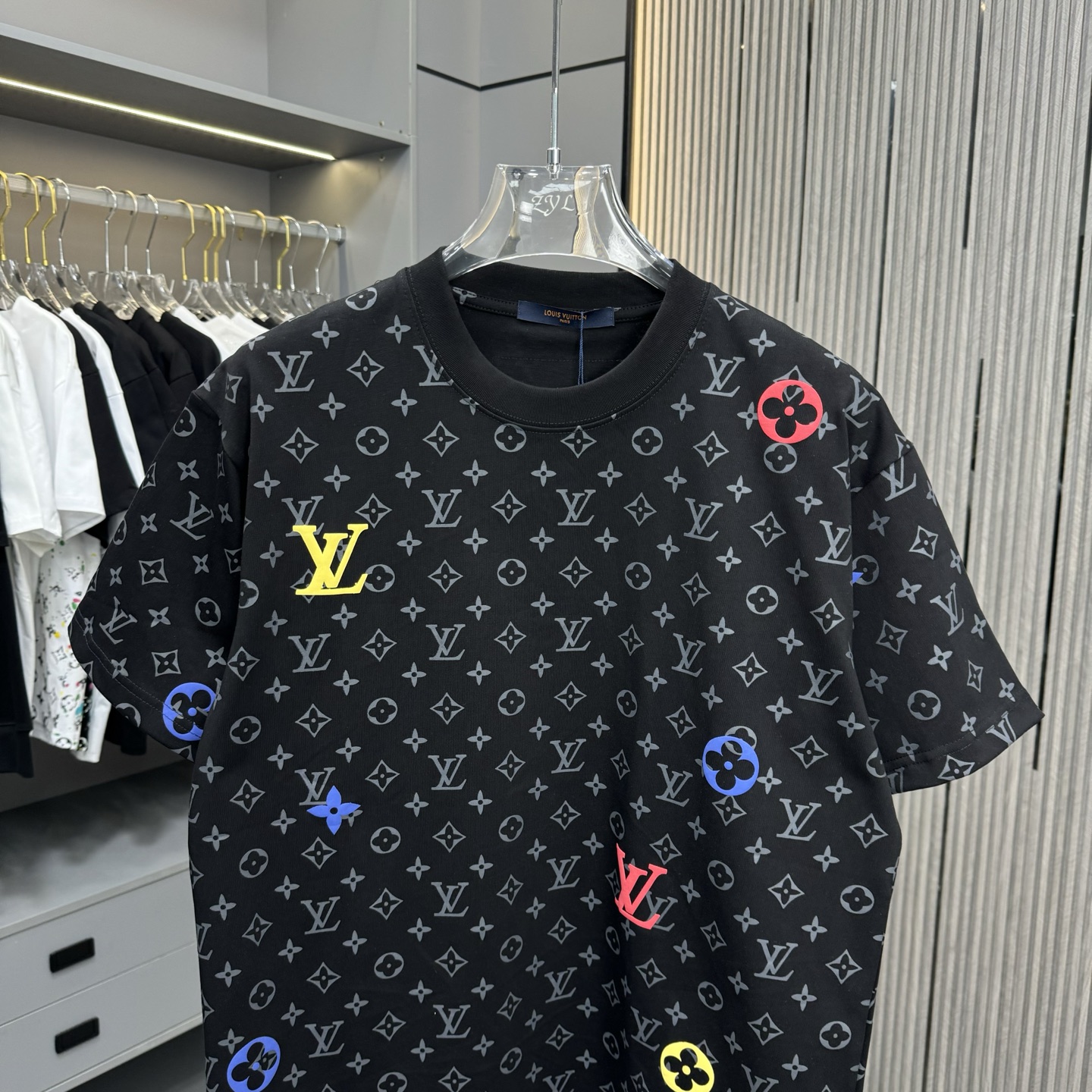LV A貨男士印花短袖T恤 彩色Logo點綴 潮流百搭款式｜歐美奢侈品精品推薦