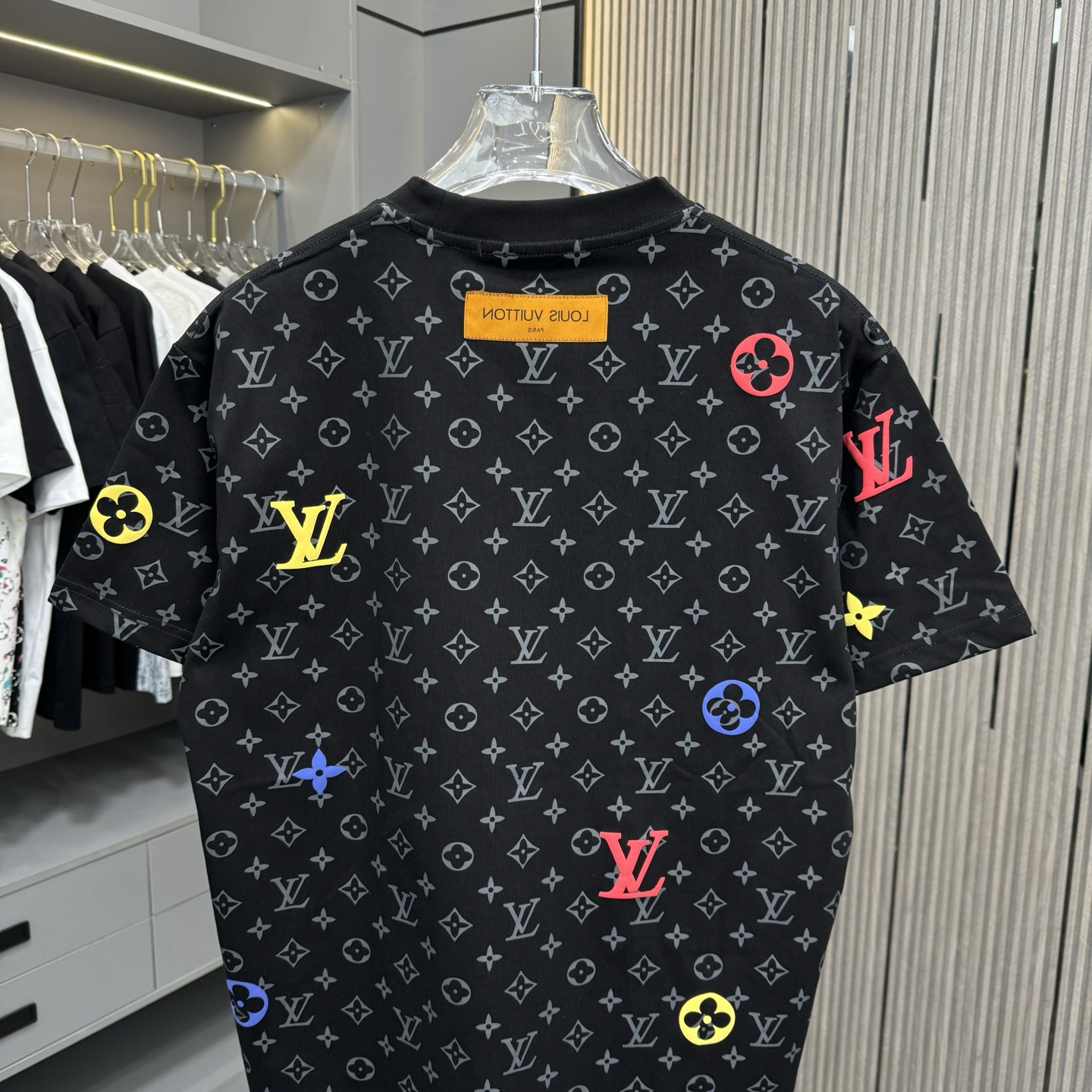 LV A貨男士印花短袖T恤 彩色Logo點綴 潮流百搭款式｜歐美奢侈品精品推薦