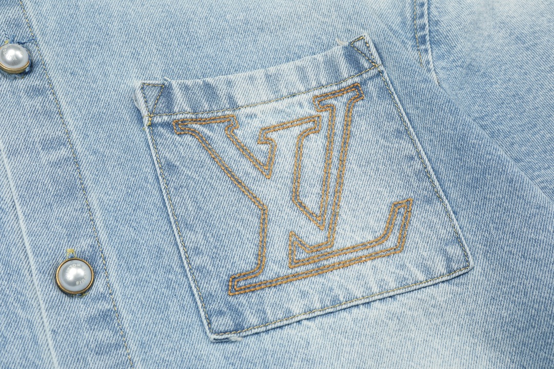 LV 一比一男士牛仔短袖襯衫 淺色口袋大Logo設計 夏季清爽風格｜歐美奢侈品精品推薦