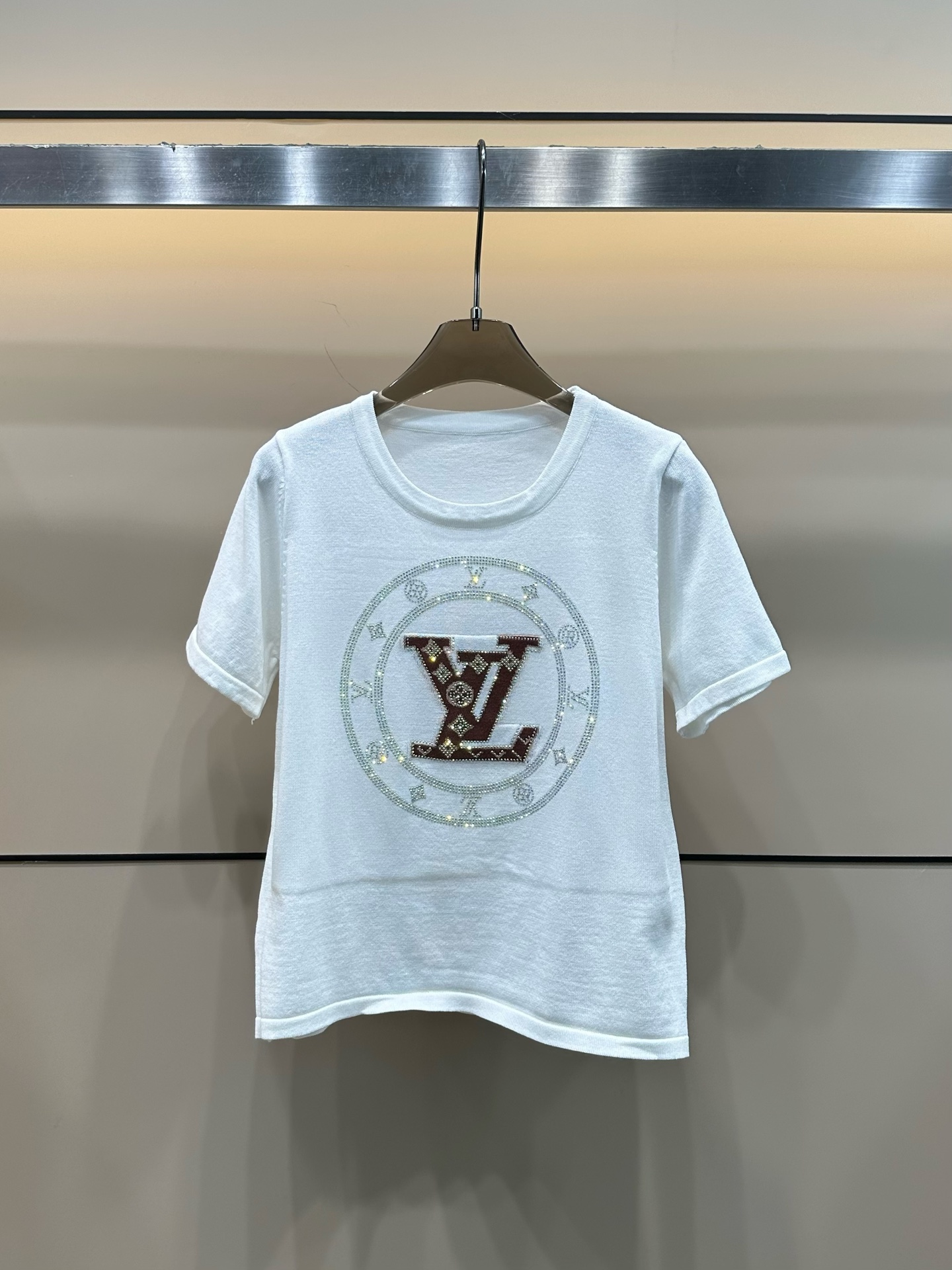 LV一比一灰色亮鑽Logo短袖T恤百搭時尚款｜歐美奢侈品精品推薦