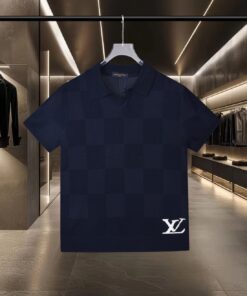 LV 高仿男士短袖 Polo 深藍棋盤格典雅百搭款