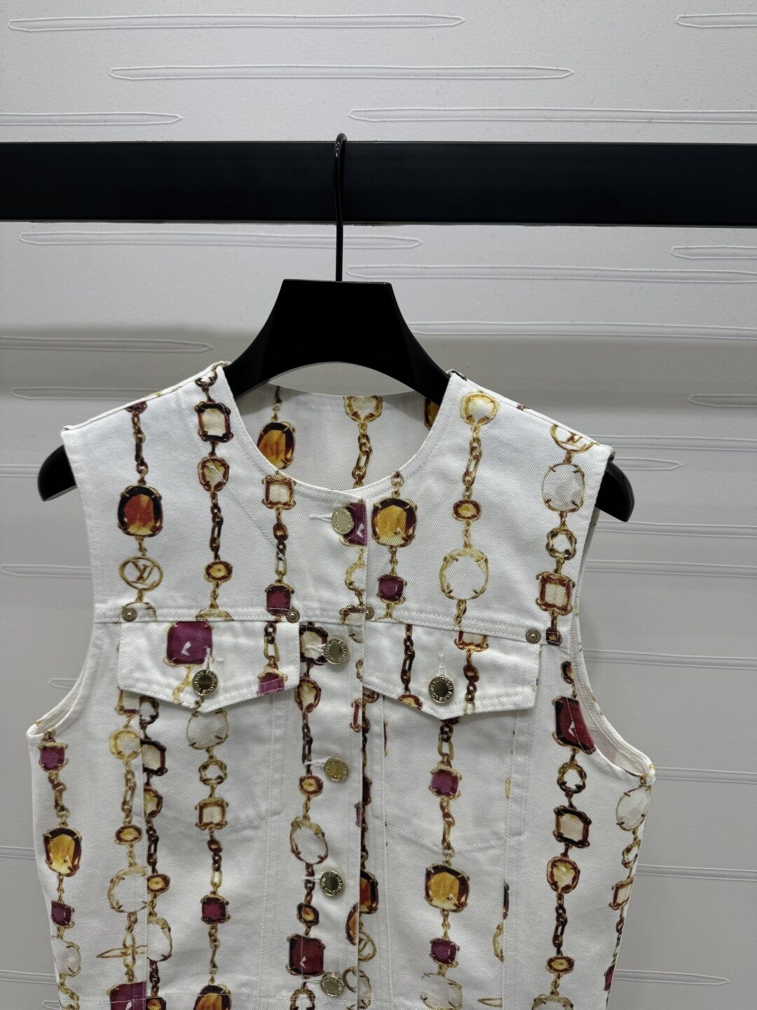 LV精品仿製女士馬甲背心白色寶石鏈條印花設計感單品｜歐美奢侈品精品推薦