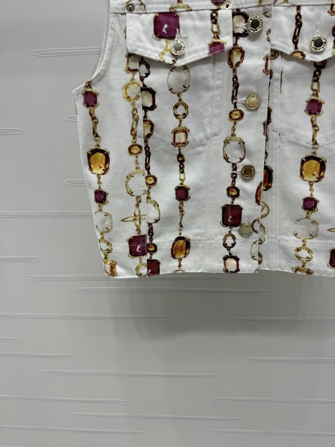 LV精品仿製女士馬甲背心白色寶石鏈條印花設計感單品｜歐美奢侈品精品推薦