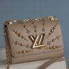 LV 原單 女士鉚釘鏈條包 米色高雅設計|超A仿原單精品圖片 2 LV 原單 女士鉚釘鏈條包 米色高雅設計|歐美奢侈品精品推薦