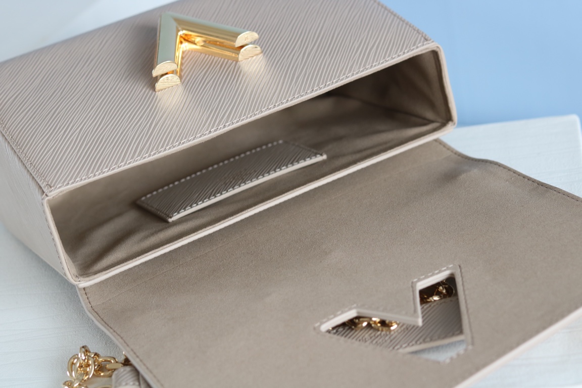 LV 原單 女士鉚釘鏈條包 米色高雅設計|超A仿原單精品圖片 7 LV 原單 女士鉚釘鏈條包 米色高雅設計|歐美奢侈品精品推薦