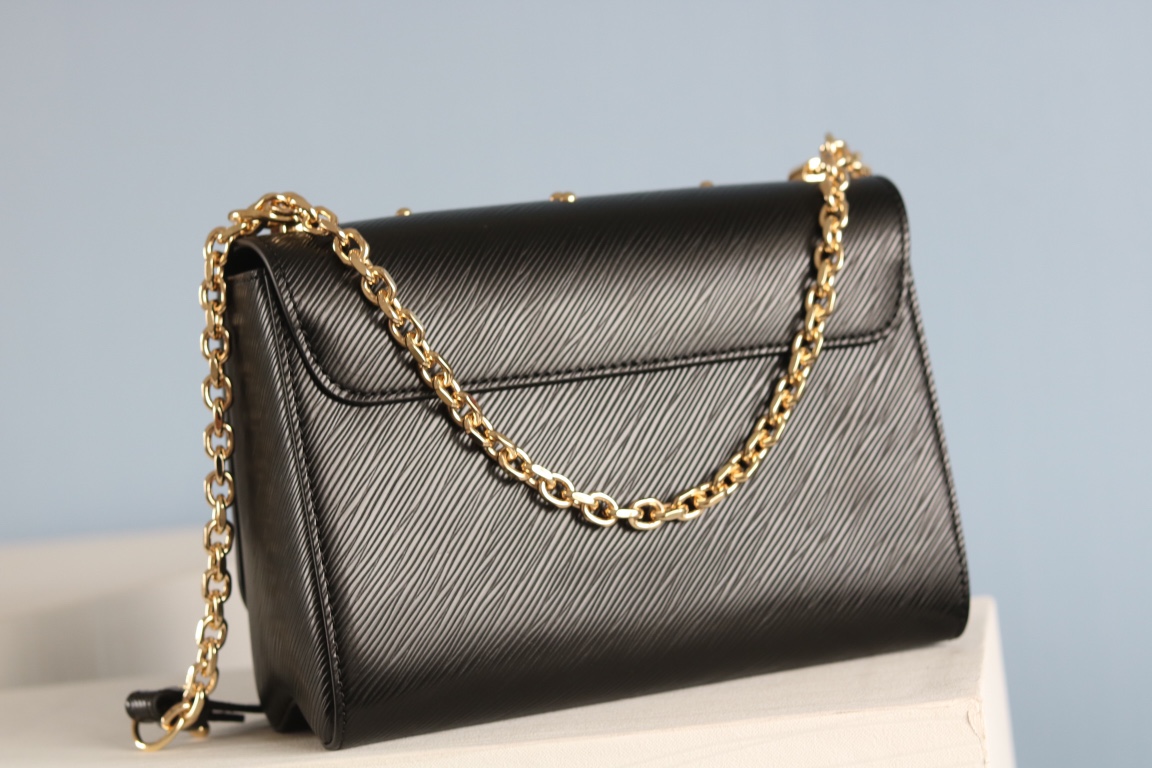 LV 一比一 女士金屬鉚釘鏈條包 典雅黑色設計|超A仿原單精品圖片 14 LV 一比一 女士金屬鉚釘鏈條包 典雅黑色設計|歐美奢侈品精品推薦