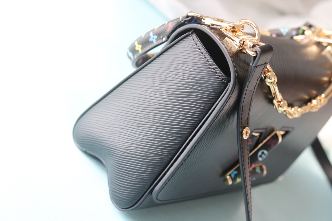 LV 原單 黑色肩背包 多彩字母手提鏈條款|超A仿原單精品圖片 9 LV 原單 黑色肩背包 多彩字母手提鏈條款|歐美奢侈品精品推薦