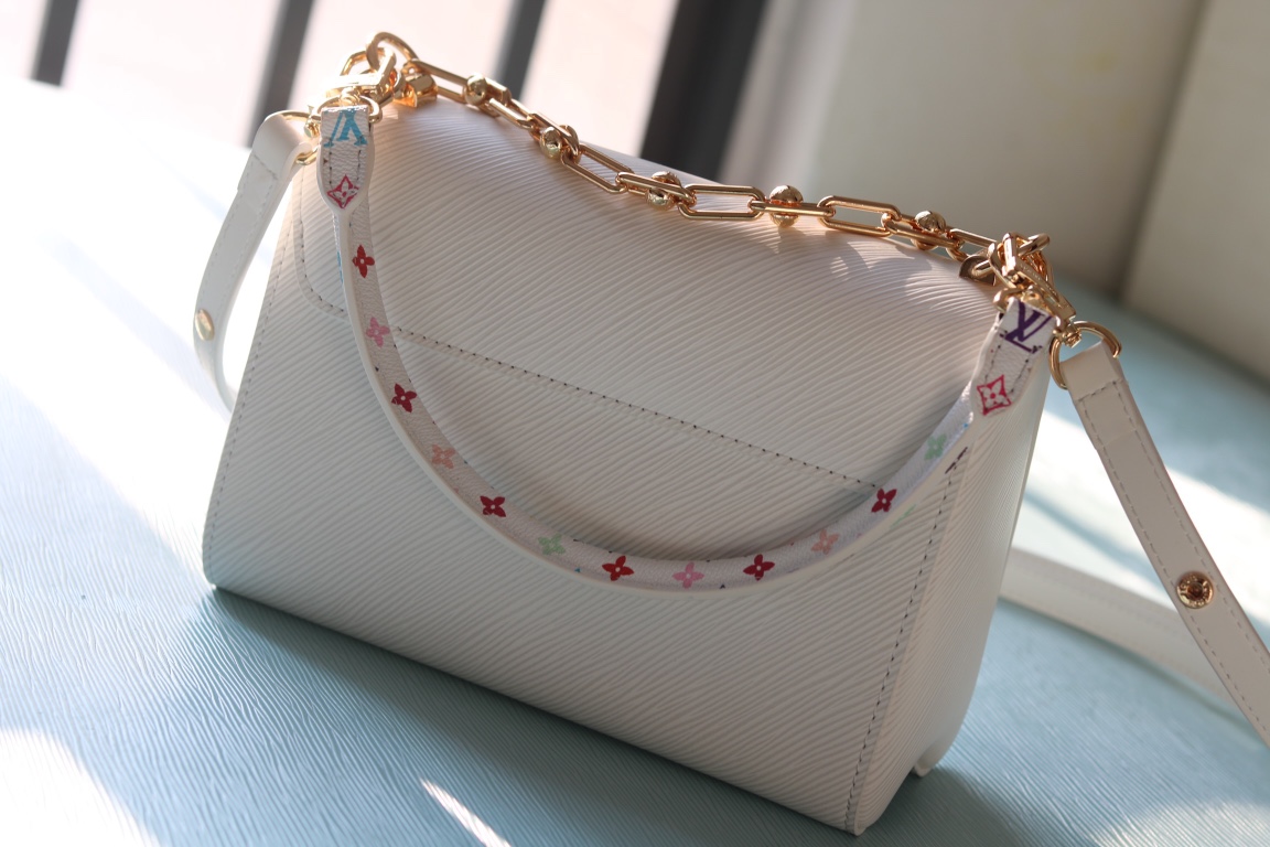 LV A貨 白色肩背包 多彩字母手提鏈條設計|超A仿原單精品圖片 10 LV A貨 白色肩背包 多彩字母手提鏈條設計|歐美奢侈品精品推薦