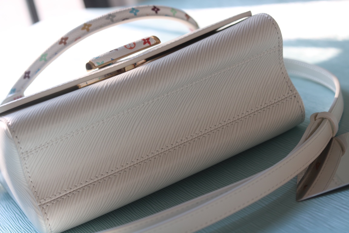 LV A貨 白色肩背包 多彩字母手提鏈條設計|超A仿原單精品圖片 8 LV A貨 白色肩背包 多彩字母手提鏈條設計|歐美奢侈品精品推薦