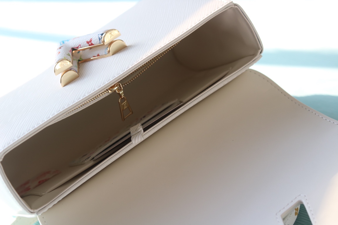 LV A貨 白色肩背包 多彩字母手提鏈條設計|超A仿原單精品圖片 7 LV A貨 白色肩背包 多彩字母手提鏈條設計|歐美奢侈品精品推薦