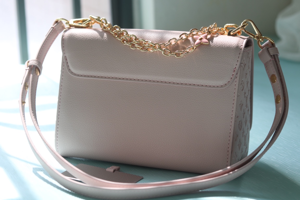 LV 一比一 粉色鏈條包 金屬掛飾優雅款｜歐美奢侈品精品推薦