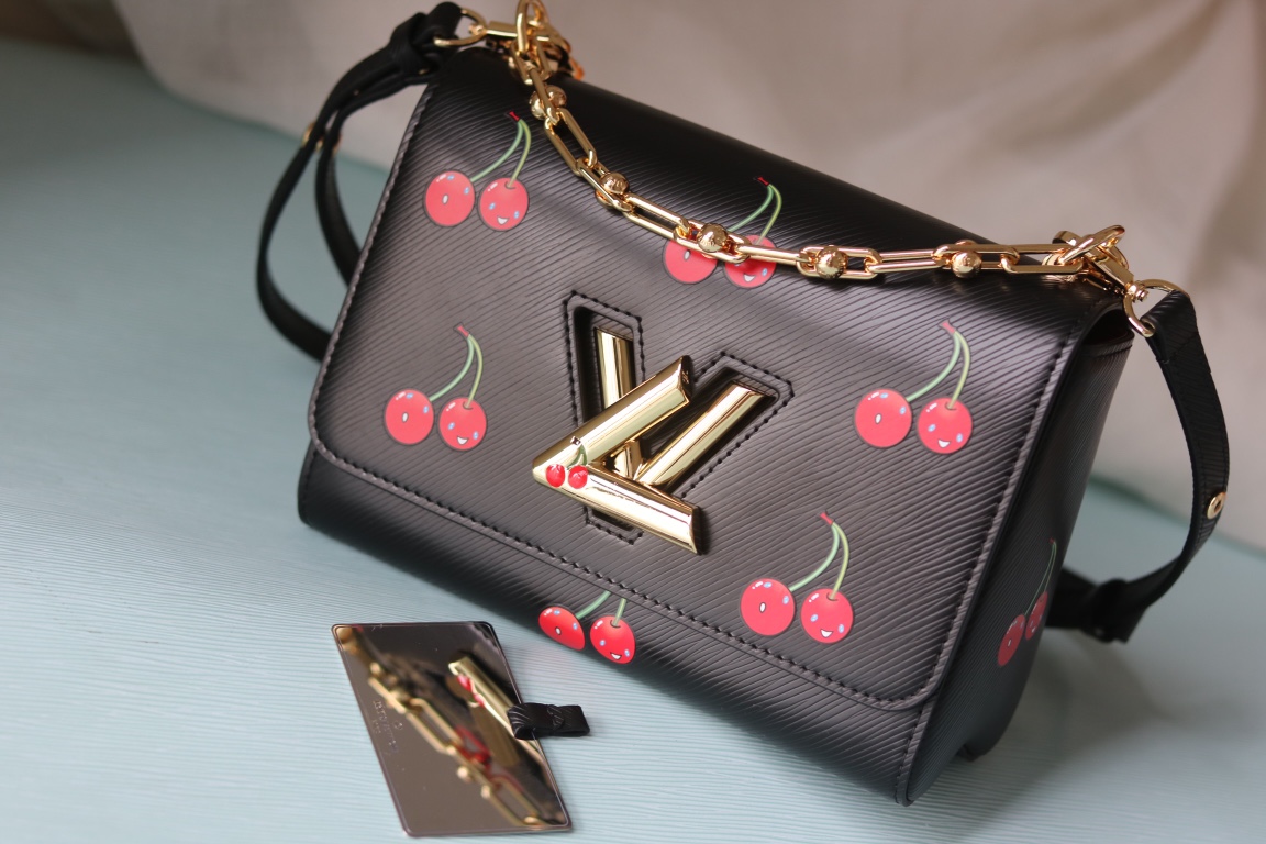 LV 高仿 櫻桃印花鏈條包 黑色俏皮款｜歐美奢侈品精品推薦