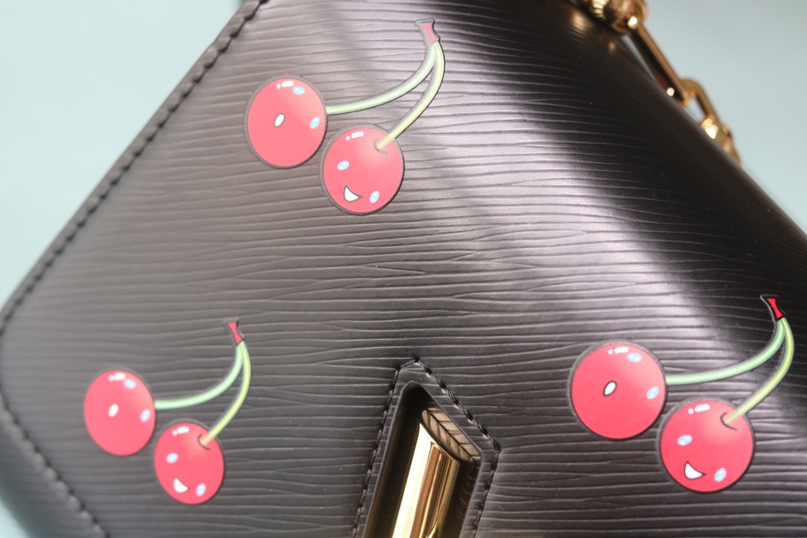 LV 高仿 櫻桃印花鏈條包 黑色俏皮款｜歐美奢侈品精品推薦