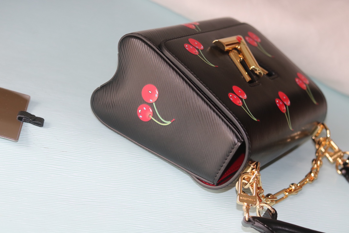 LV 高仿 櫻桃印花鏈條包 黑色俏皮款｜歐美奢侈品精品推薦