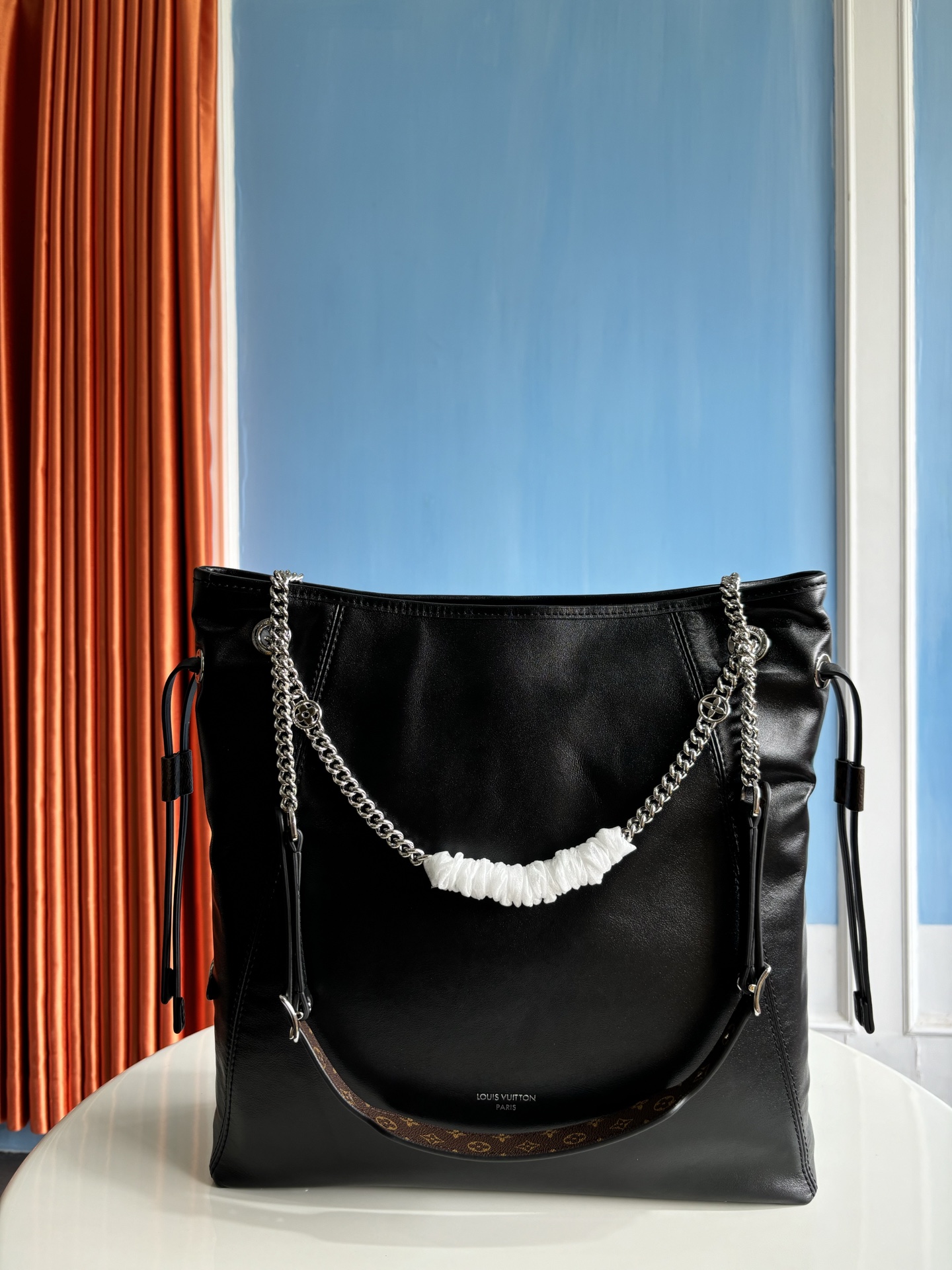 LV 一比一 黑色鏈條托特包 時尚百搭大容量|超A仿原單精品圖片 6 LV 一比一 黑色鏈條托特包 時尚百搭大容量|歐美奢侈品精品推薦