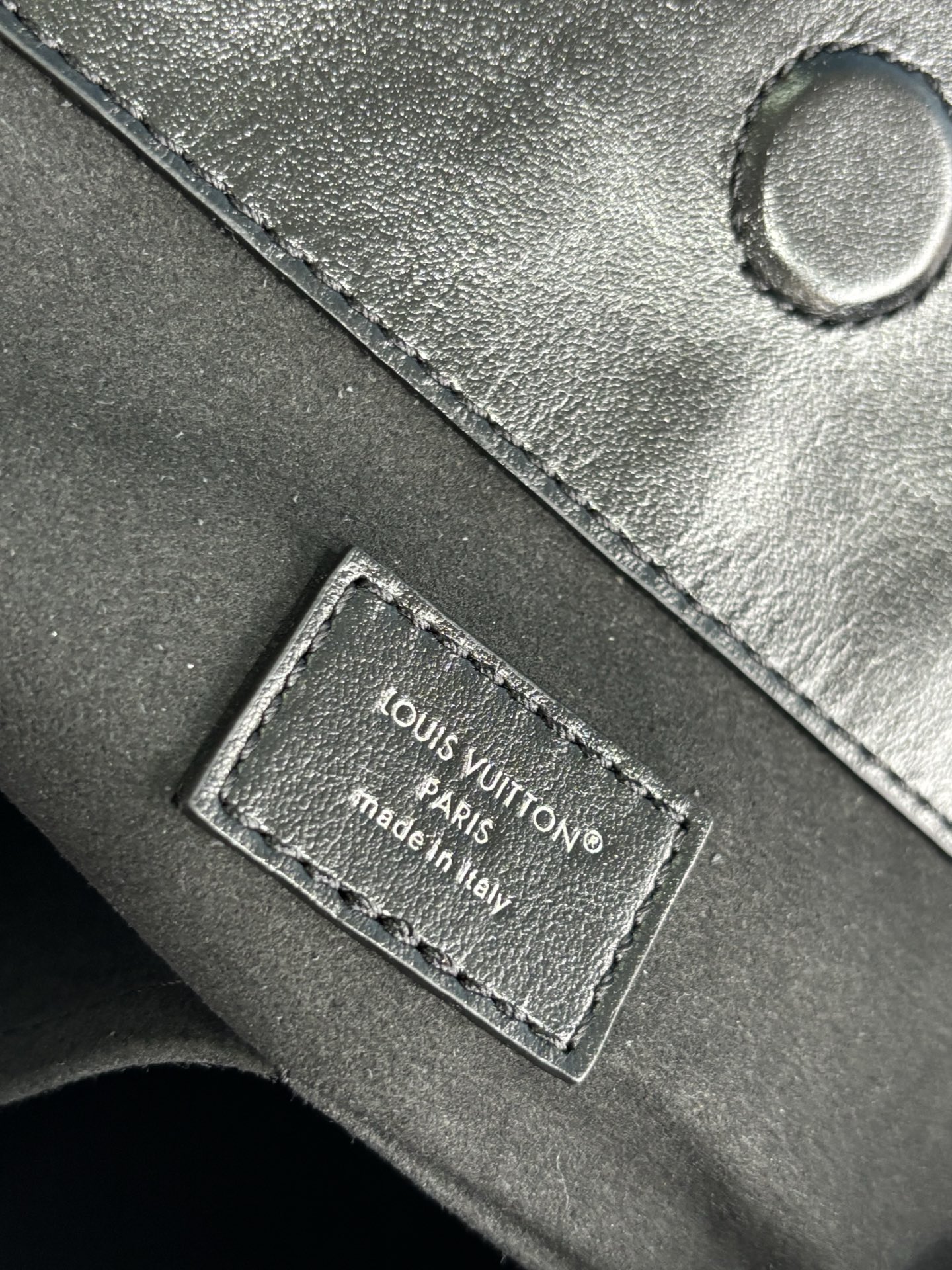 LV 一比一 黑色鏈條托特包 時尚百搭大容量|超A仿原單精品圖片 7 LV 一比一 黑色鏈條托特包 時尚百搭大容量|歐美奢侈品精品推薦