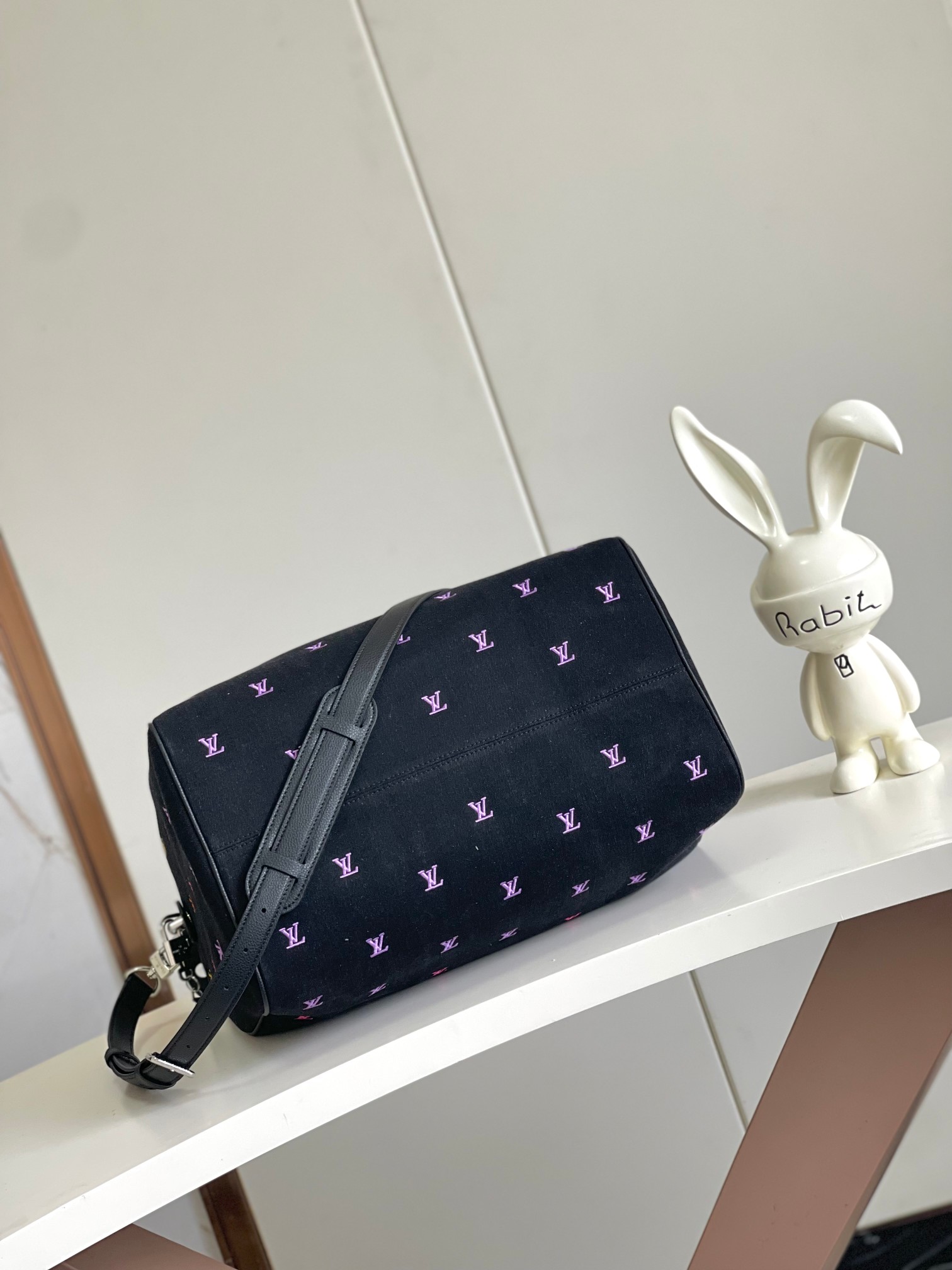 LV 高仿 黑色多彩 Monogram 手提包 百搭休閒款|超A仿原單精品圖片 12 LV 高仿 黑色多彩 Monogram 手提包 百搭休閒款|歐美奢侈品精品推薦