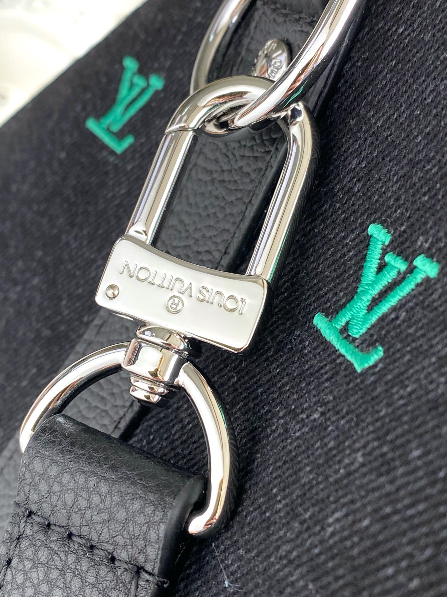 LV 一比一 黑色多彩 Keepall 旅行袋 時尚百搭款｜歐美奢侈品精品推薦