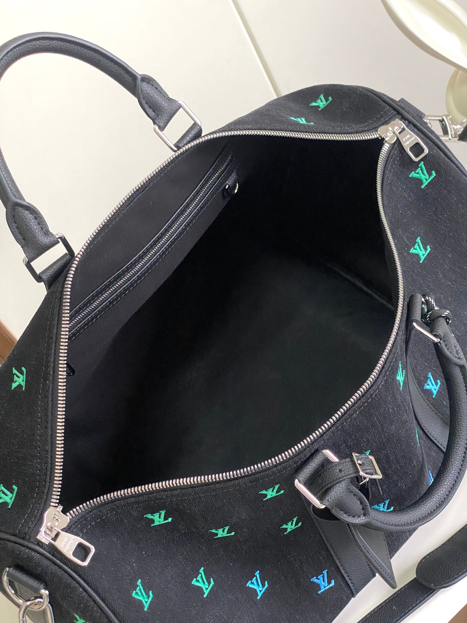 LV 一比一 黑色多彩 Keepall 旅行袋 時尚百搭款｜歐美奢侈品精品推薦