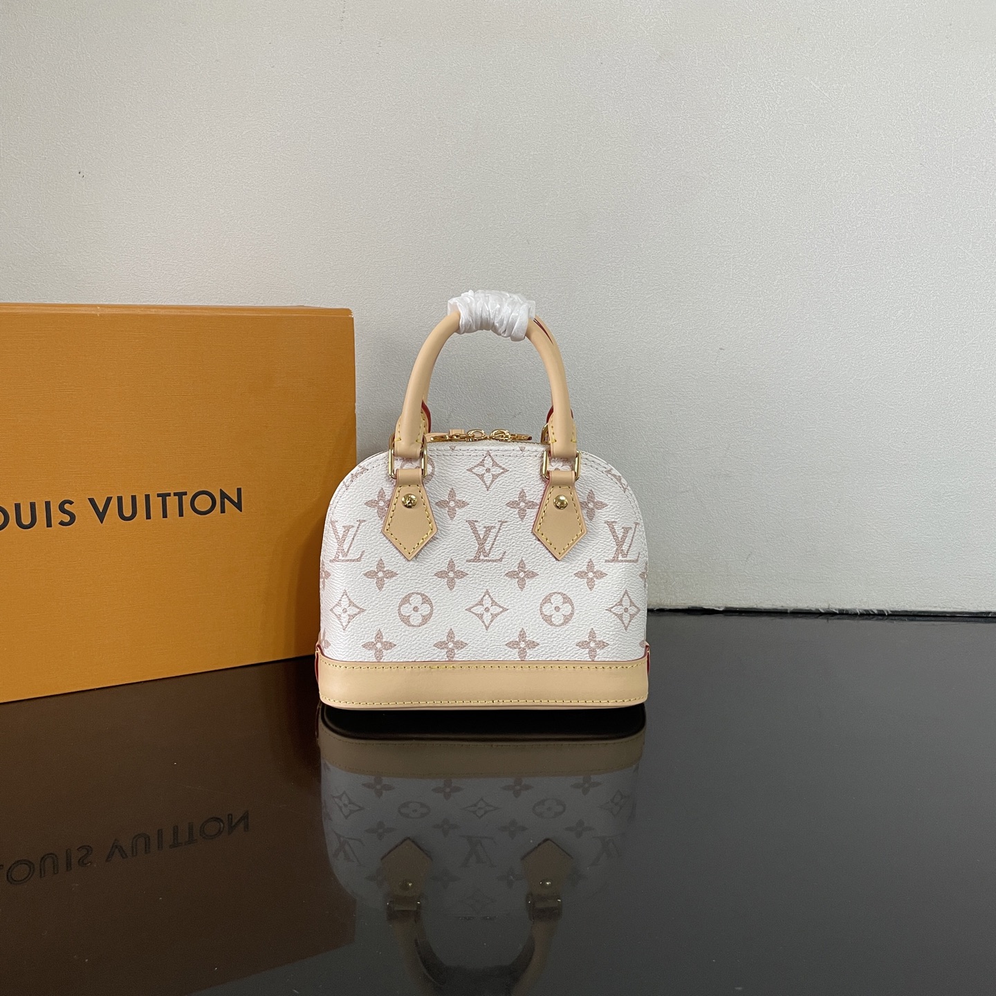 LV 一比一 Alma BB 白色老花手提包 織帶圓餅包款|超A仿原單精品圖片 13 LV 一比一 Alma BB 白色老花手提包 織帶圓餅包款|歐美奢侈品精品推薦