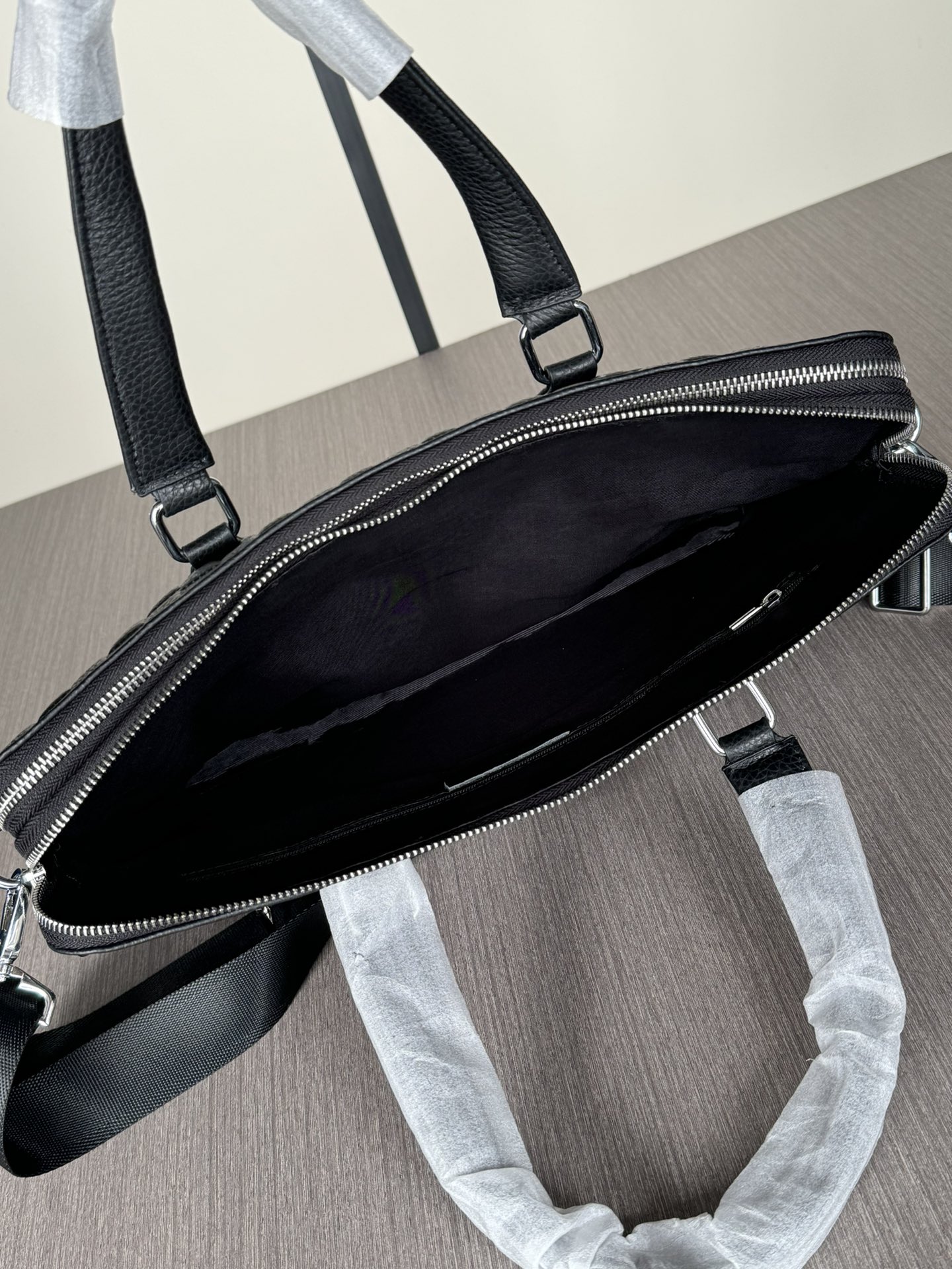 LV 一比一 Damier Graphite 格紋公文包 商務斜挎手提包|超A仿原單精品圖片 7 LV 一比一 Damier Graphite 格紋公文包 商務斜挎手提包|歐美奢侈品精品推薦