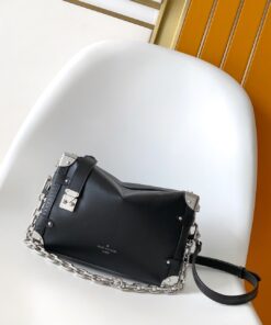 LV一比一郵差包 銀鍊條肩背設計 黑色鉚釘元素硬挺款