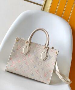 LV高仿 Onthego 小號托特包 夢幻粉彩壓紋 LOGO 手提肩背兩用款