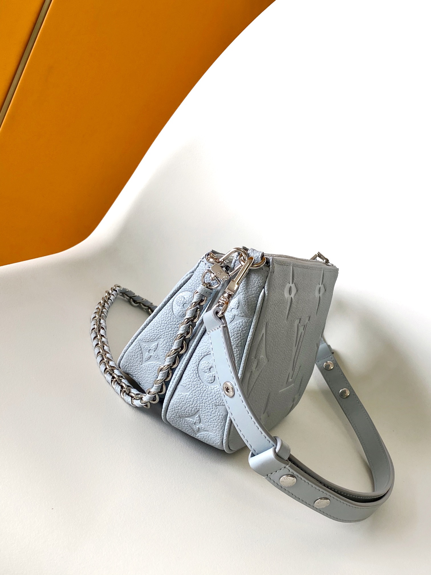 LV 一比一 Capucines MM 藍灰漸層小牛皮手提包 雅致百搭｜歐美奢侈品精品推薦