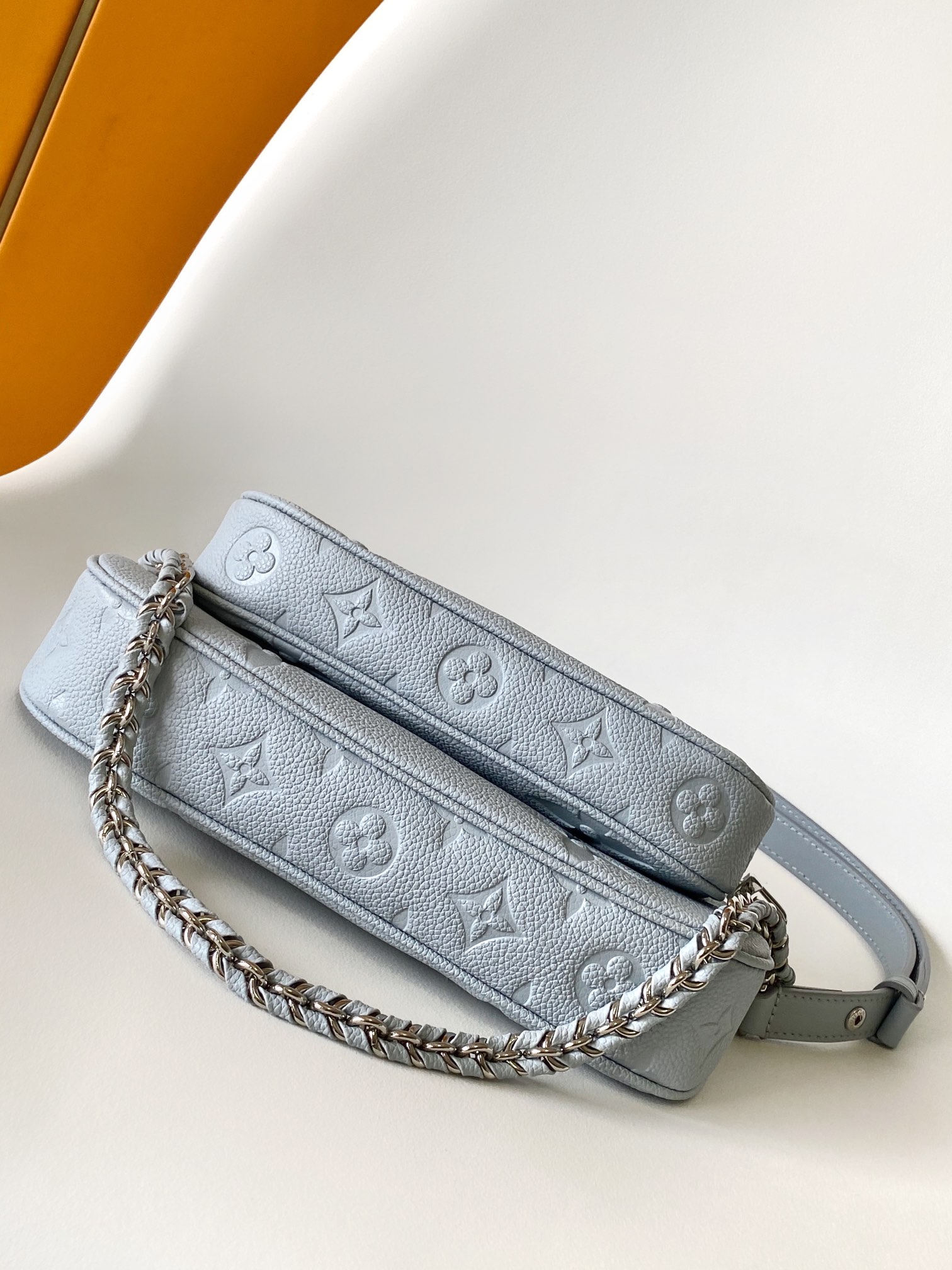 LV 一比一 Capucines MM 藍灰漸層小牛皮手提包 雅致百搭｜歐美奢侈品精品推薦