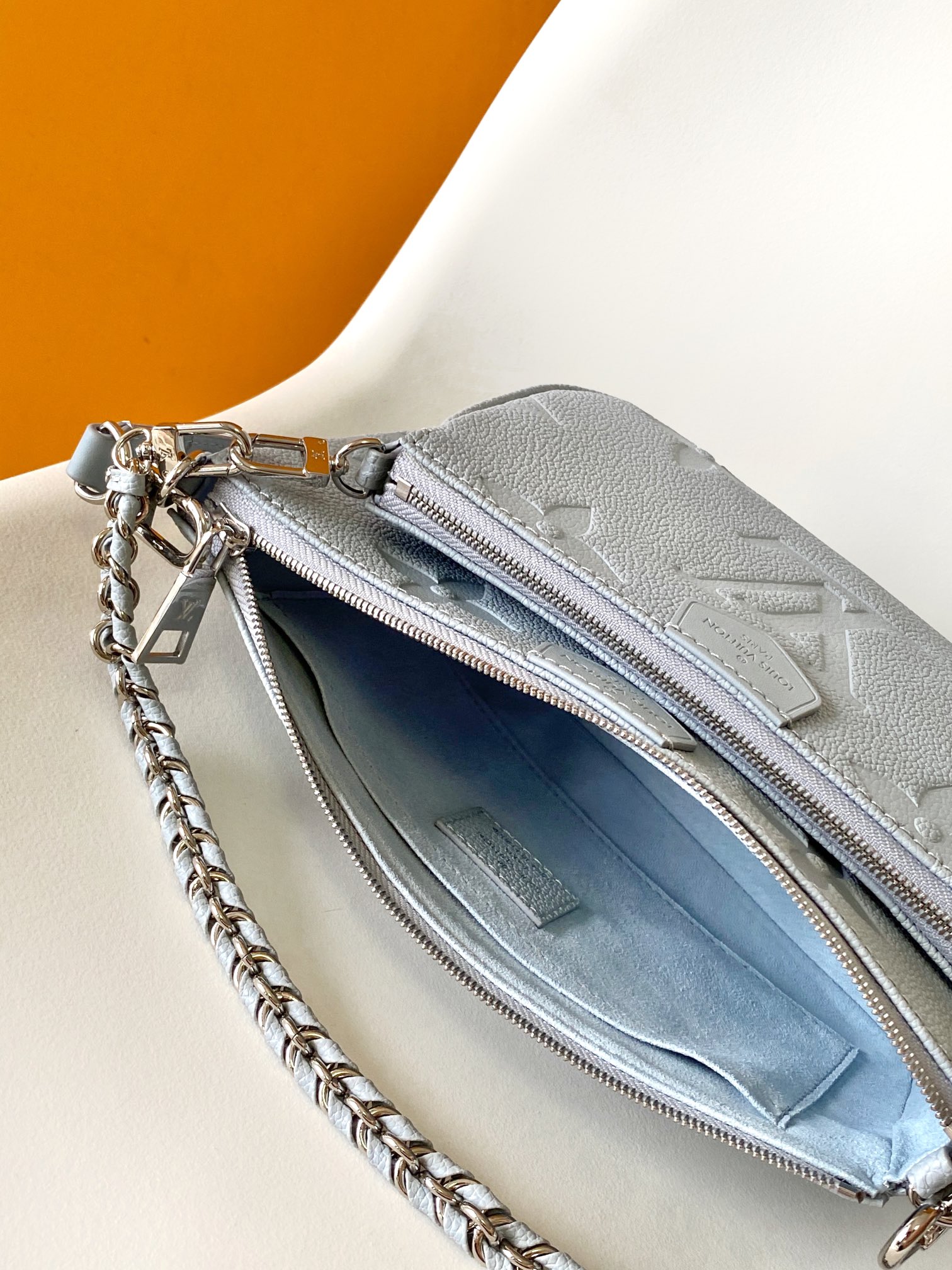 LV 一比一 Capucines MM 藍灰漸層小牛皮手提包 雅致百搭｜歐美奢侈品精品推薦