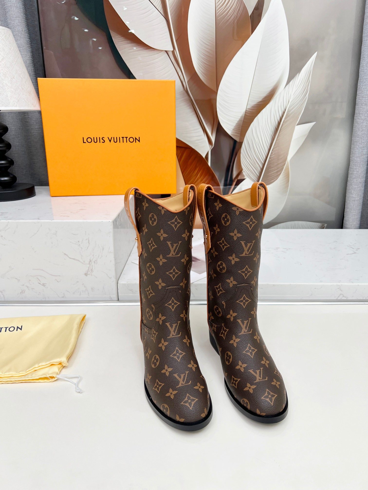LV 原單經典Monogram中筒女靴 優雅復古款｜歐美奢侈品精品推薦