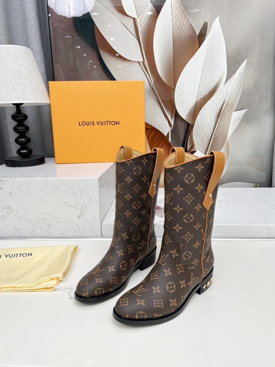 LV 原單經典Monogram中筒女靴 優雅復古款｜歐美奢侈品精品推薦