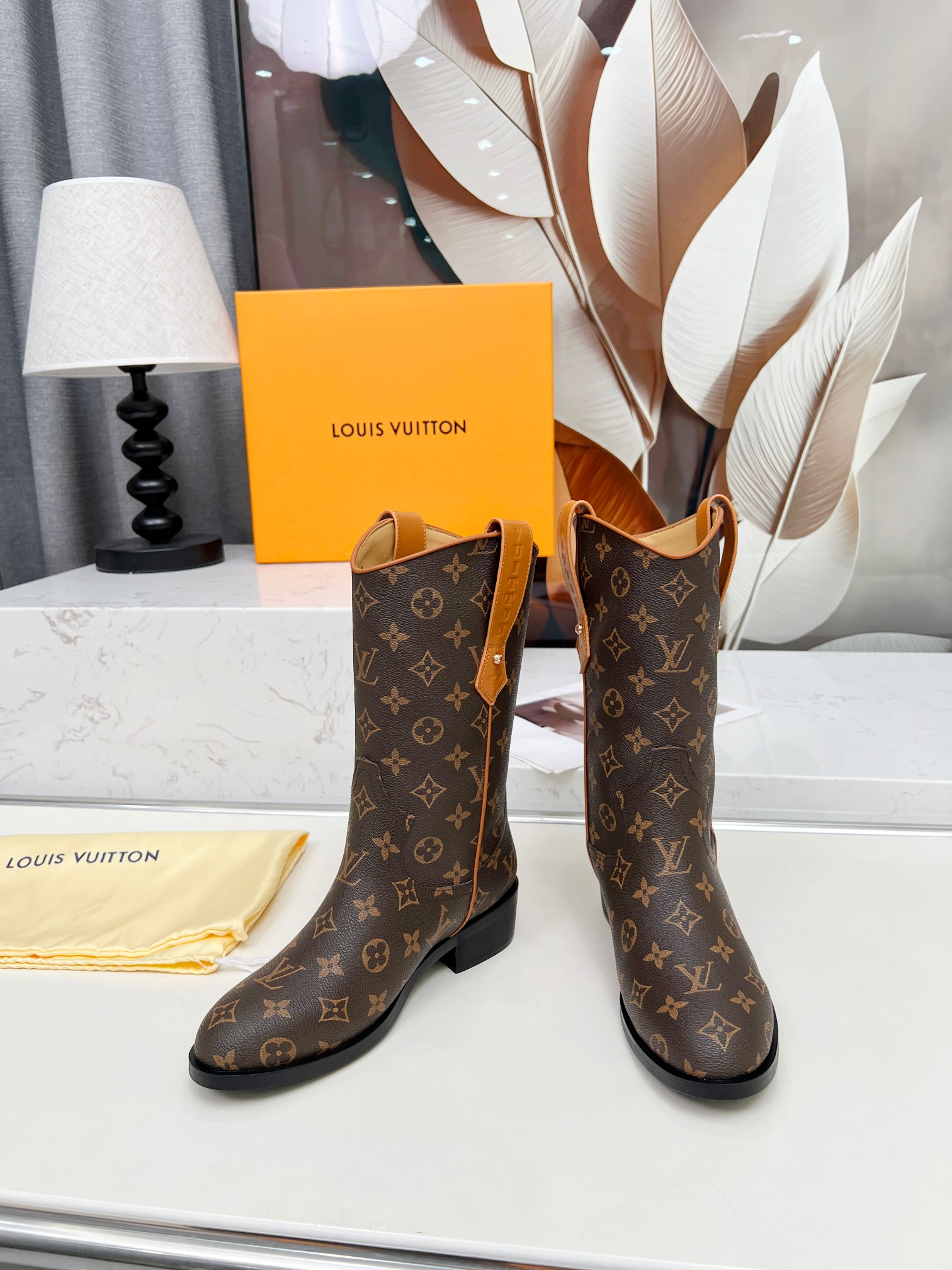 LV 原單經典Monogram中筒女靴 優雅復古款｜歐美奢侈品精品推薦