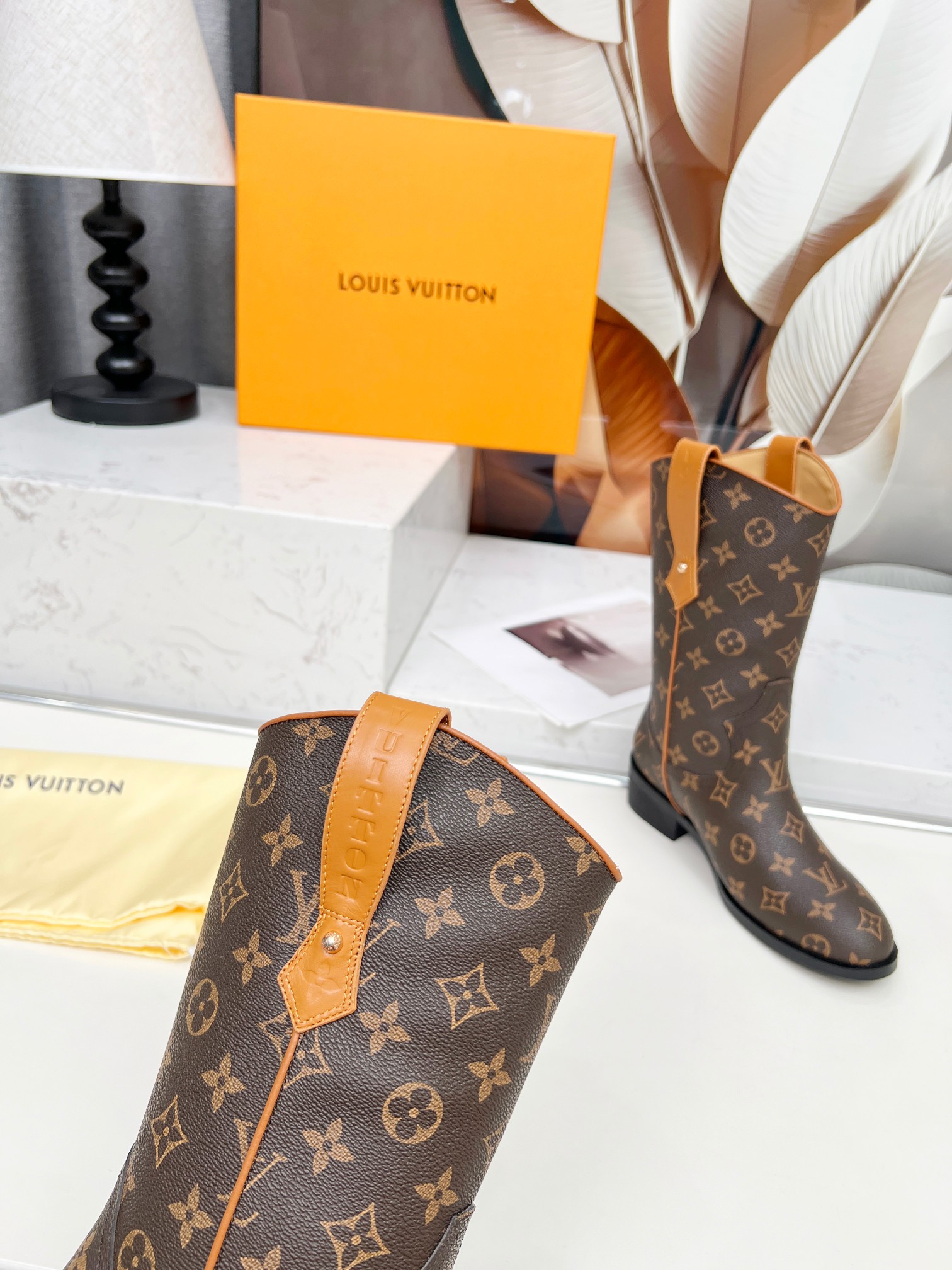 LV 原單經典Monogram中筒女靴 優雅復古款｜歐美奢侈品精品推薦