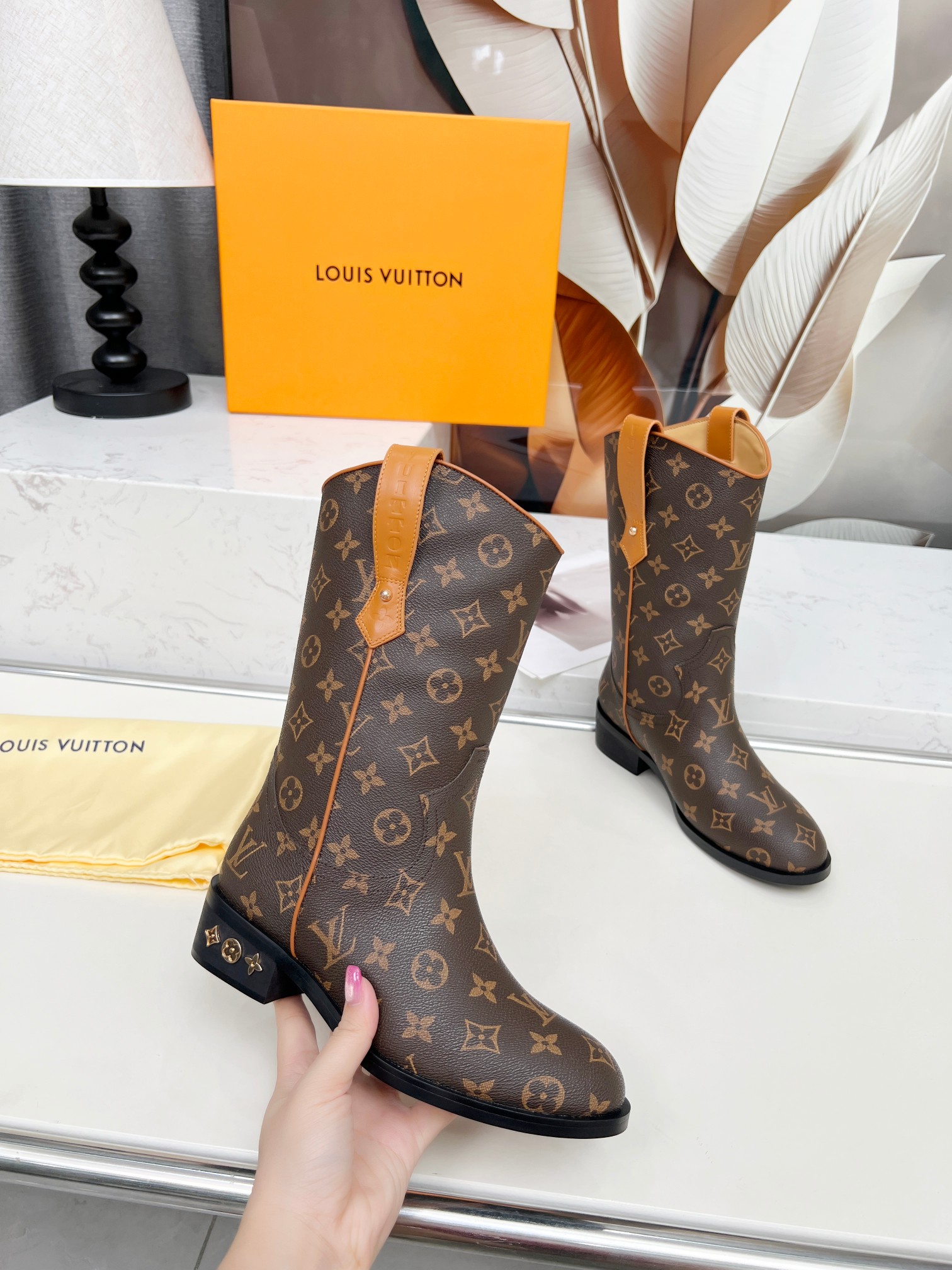 LV 原單經典Monogram中筒女靴 優雅復古款｜歐美奢侈品精品推薦