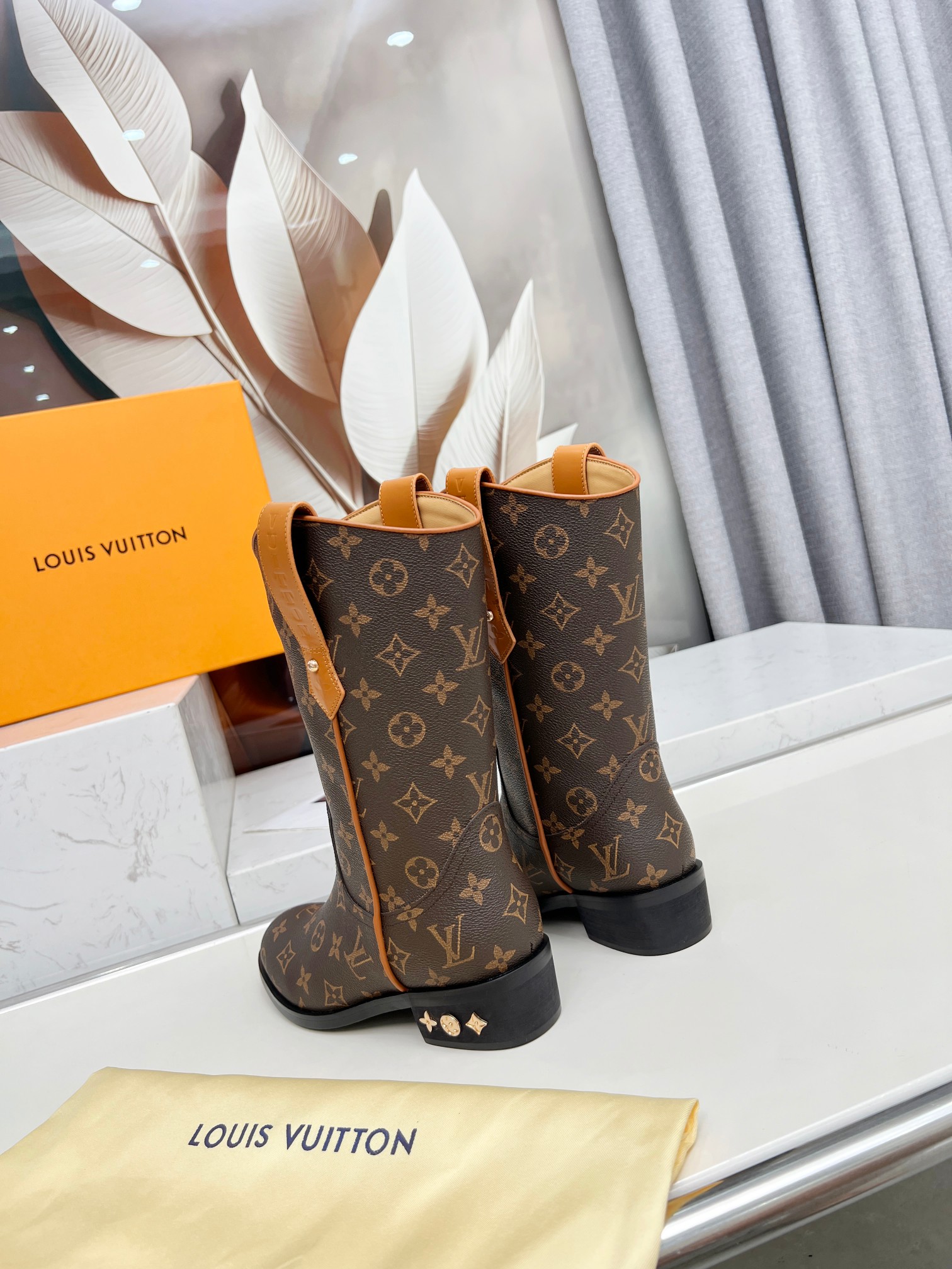 LV 原單經典Monogram中筒女靴 優雅復古款｜歐美奢侈品精品推薦