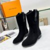 LV 精品仿製黑色麂皮女靴 優雅百搭款｜歐美奢侈品精品推薦