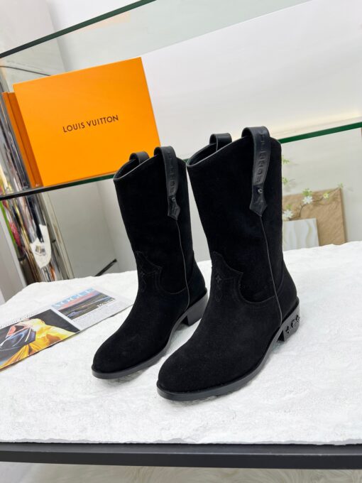LV 精品仿製黑色麂皮女靴 優雅百搭款