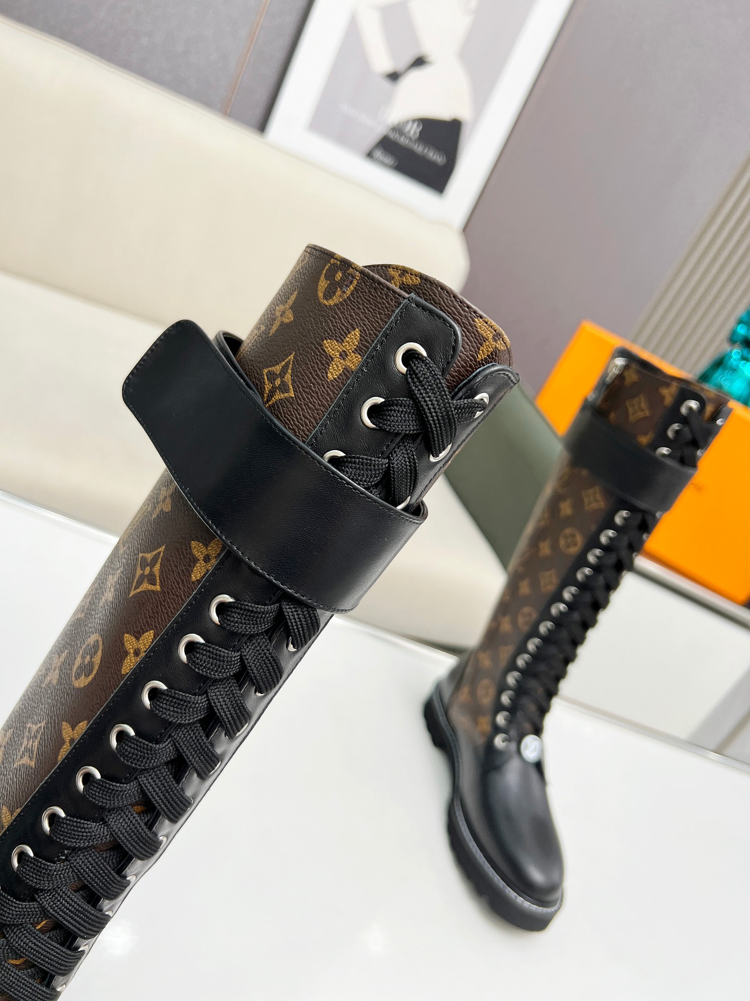 LV 精品仿製長筒綁帶女靴 經典老花設計｜歐美奢侈品精品推薦