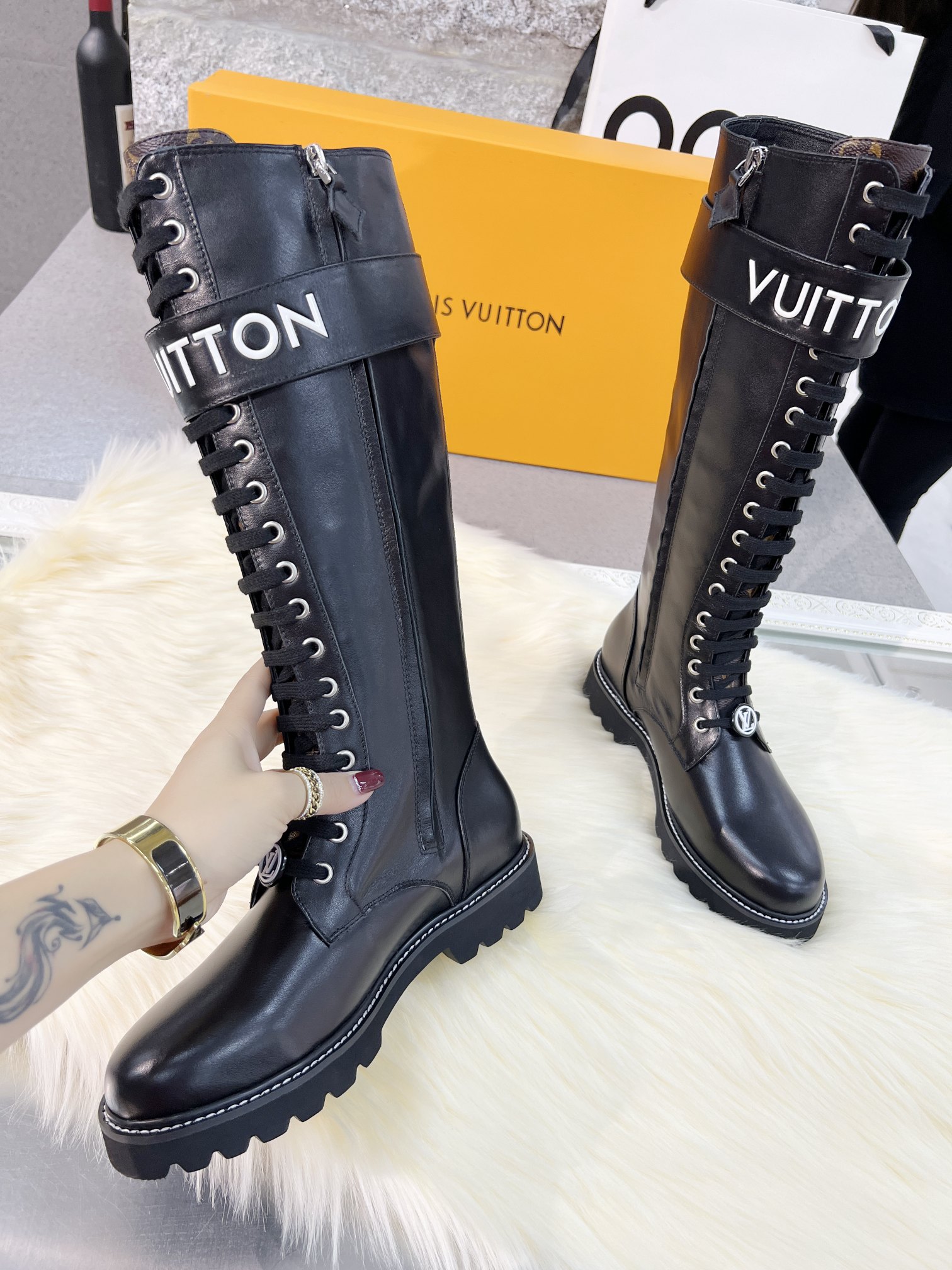 LV 一比一長筒軍靴 黑色小牛皮 系帶設計｜歐美奢侈品精品推薦