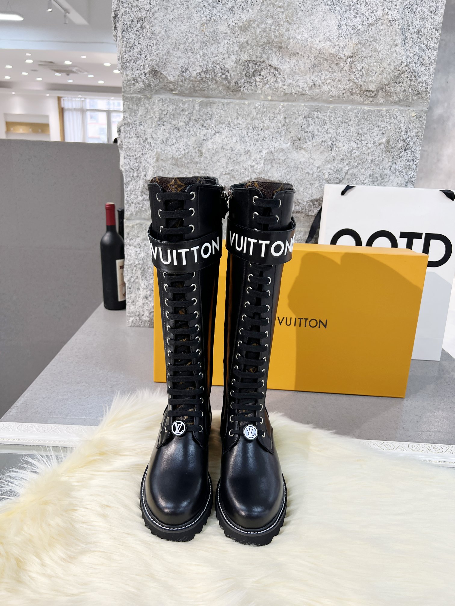 LV 一比一長筒軍靴 黑色小牛皮 系帶設計｜歐美奢侈品精品推薦