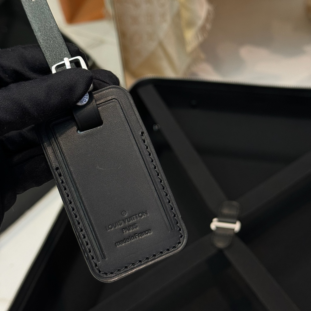 LV 一比一 經典花紋旅行箱 便捷拉桿設計|超A仿原單精品圖片 7 LV 一比一 經典花紋旅行箱 便捷拉桿設計|歐美奢侈品精品推薦