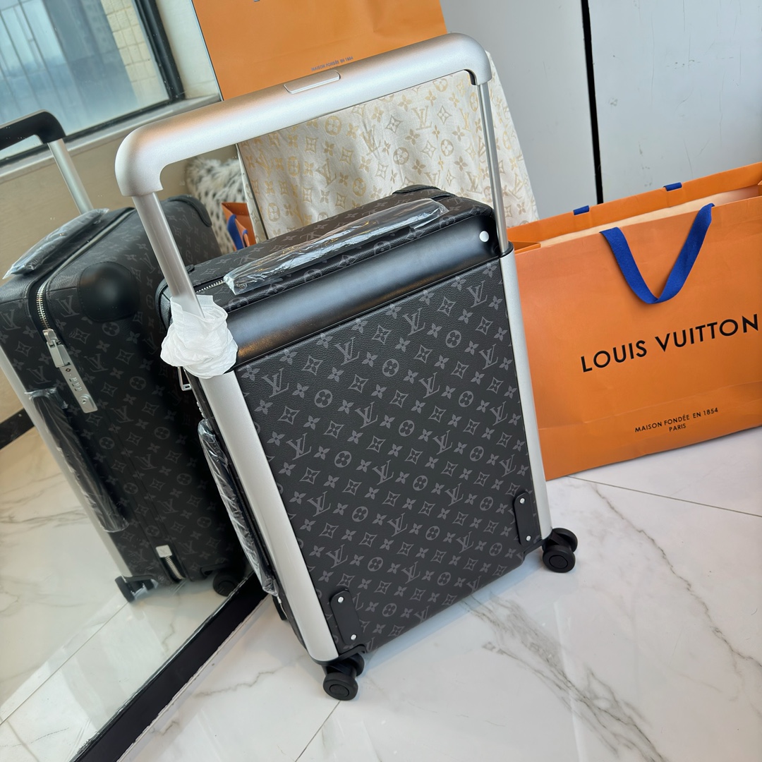 LV 高仿灰色Monogram行李箱 黑色皮革包角 靜音拉桿登機箱|超A仿原單精品圖片 14 LV 高仿灰色Monogram行李箱 黑色皮革包角 靜音拉桿登機箱|歐美奢侈品精品推薦