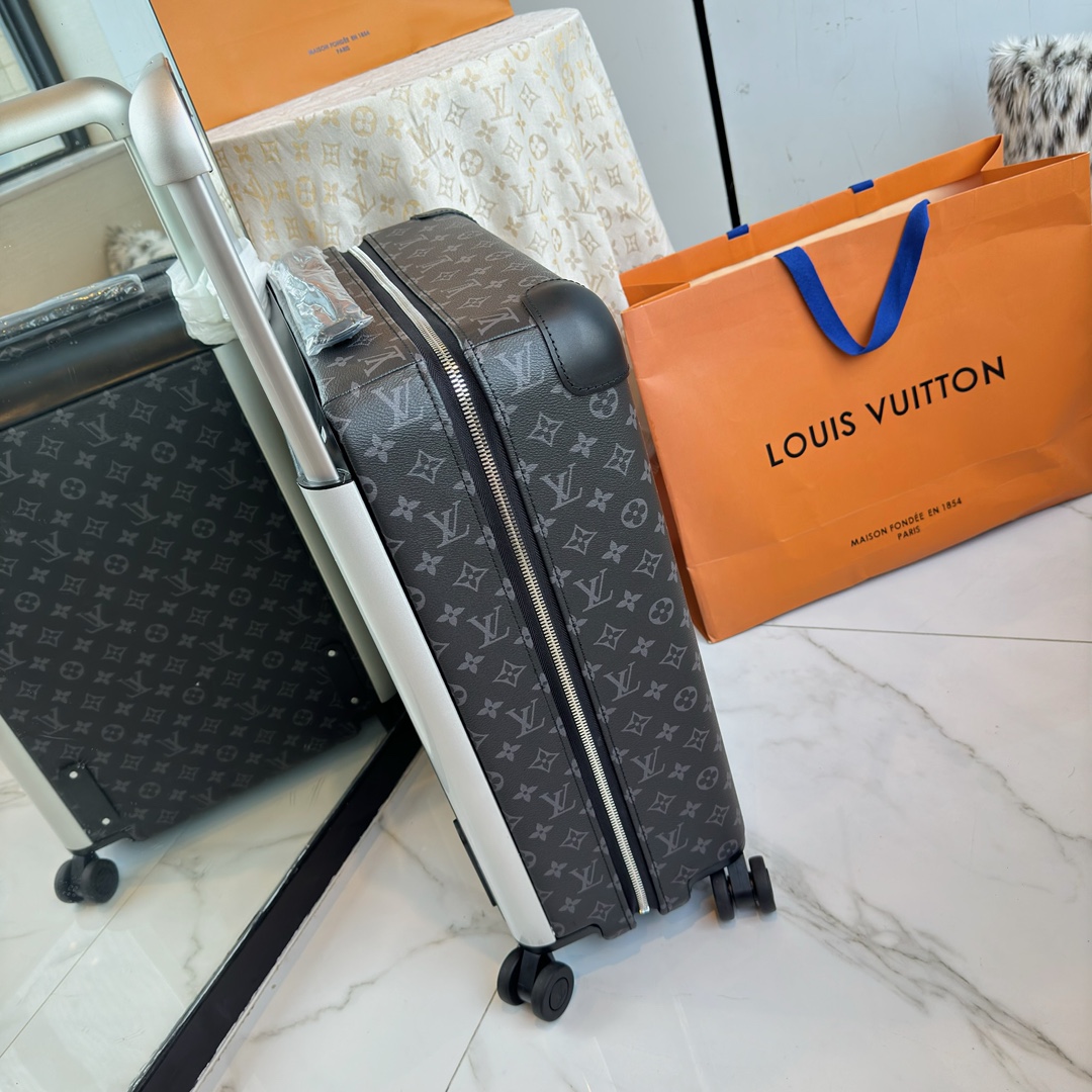 LV 高仿灰色Monogram行李箱 黑色皮革包角 靜音拉桿登機箱|超A仿原單精品圖片 13 LV 高仿灰色Monogram行李箱 黑色皮革包角 靜音拉桿登機箱|歐美奢侈品精品推薦