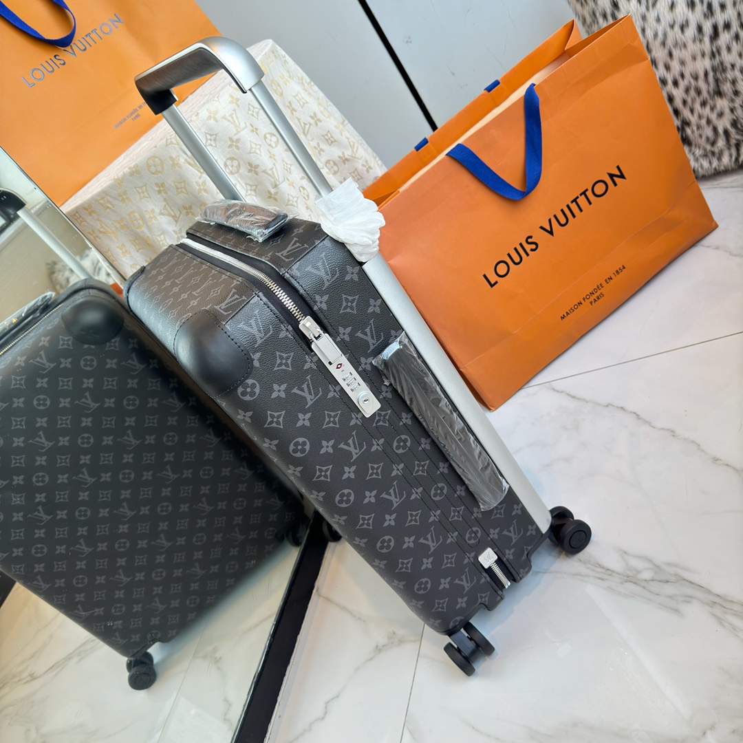 LV 高仿灰色Monogram行李箱 黑色皮革包角 靜音拉桿登機箱|超A仿原單精品圖片 12 LV 高仿灰色Monogram行李箱 黑色皮革包角 靜音拉桿登機箱|歐美奢侈品精品推薦