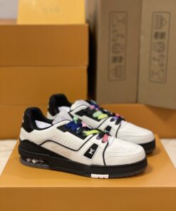 LV A貨低筒運動鞋 彩虹鞋帶白底款 潮流街頭風格設計