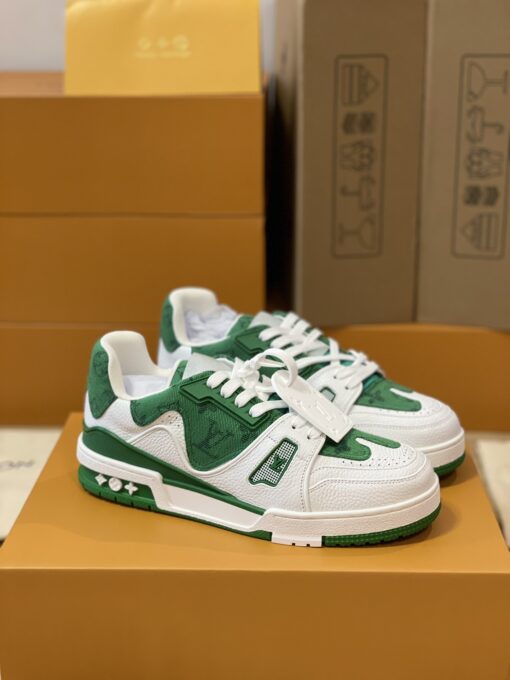 LV A貨綠白配色運動鞋 Monogram壓紋透氣皮革款