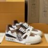 LV 精品仿製復古棕拼色運動鞋 經典Logo愛心吊飾款｜歐美奢侈品精品推薦
